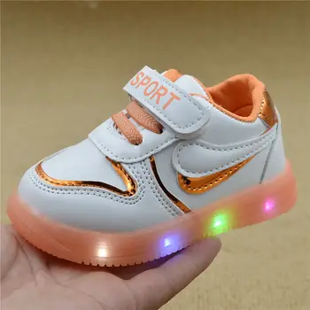 Novo Calçado Para as Crianças Desporto, Sapatos de Meninas Tênis de Skate Sapatos de Criança de Pé Moda Iluminado LED Sapatos Casuais Crianças Tênis