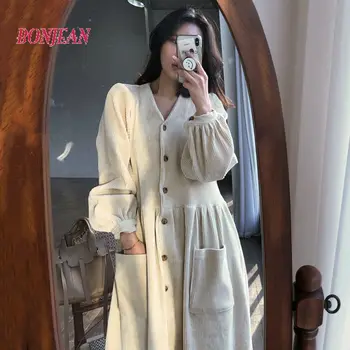 2021 coreano Vestido Branco Retro V-pescoço comprido Solto Elegante de Grande Bolso de Veludo de manga Longa plus size vestido de dama de honra